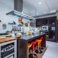 AMPIO 4 LOCALI COMPLETAMENTE RISTRUTTURATO