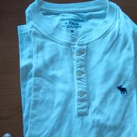 Diverse magliette di marca