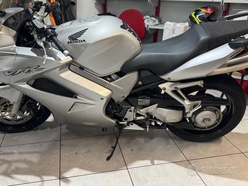 HONDA VFR 800