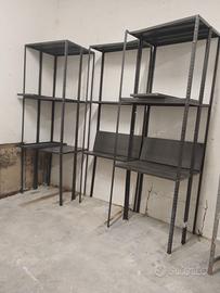 Scaffalatura in metallo