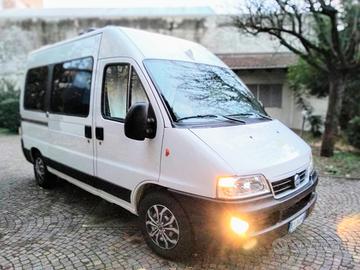 Camper puro CAMBIO AUTOMATICO 6 posti, 5 METRI