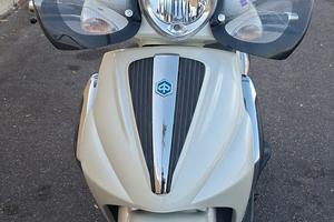 Piaggio Beverly 300 Tourer
