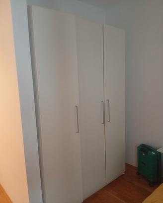 armadio Ikea a 3 ante