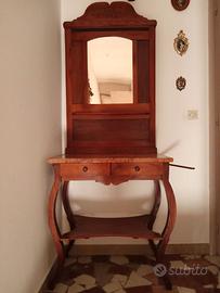 Specchiera in legno e base in marmo rosso