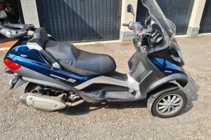 MP3 LT 300 utilizzabile con patente B