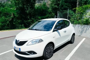 Lancia Ypsilon 1.2 69 cv 5 porte Gold