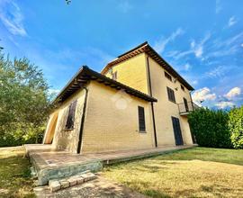 BIFAMILIARE A MONTEFALCO