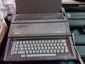 Macchina da scrivere olivetti