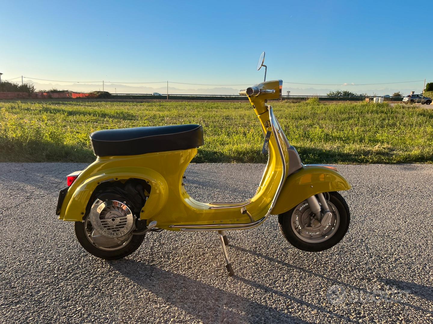 Giallo 50 Special Prima Serie Vespa 50 Special 1972 Moto E