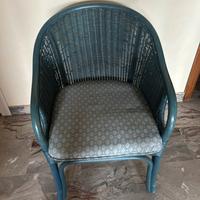Poltrona blu in vimini