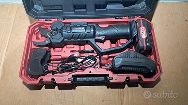 forbice tagliarami completa di batteria carica bat