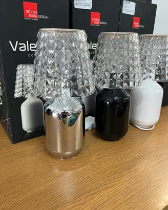 Stock lotto lampade da tavolo design nuove