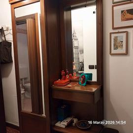 Mobile con specchio scorrevole