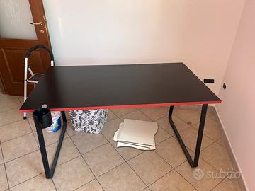 Scrivania gaming ikea