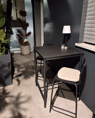 Set bar IKEA SANDSBERG con 2 sgabelli STIG