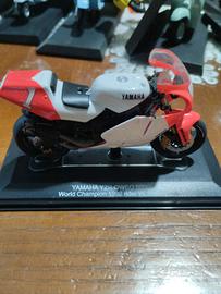 Collezioni moto e macchine