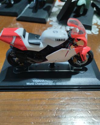Collezioni moto e macchine