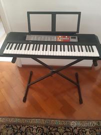 Tastiera Yamaha PSR F50 con custodia e cavalletto