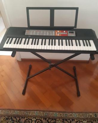Tastiera Yamaha PSR F50 con custodia e cavalletto