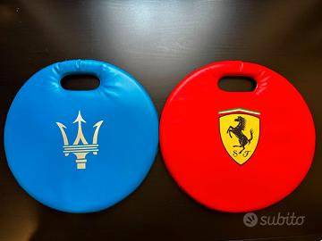 2 Cuscini da tribuna / stadio Ferrari - Maserati