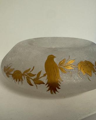 Vaso posaoggetti in vetro molato e  decori in oro.