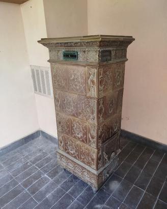 Stufa in maiolica in stile barocco da arredo