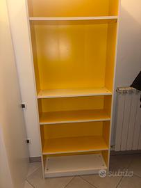 Libreria gialla da ragazzo in buonissime condizion