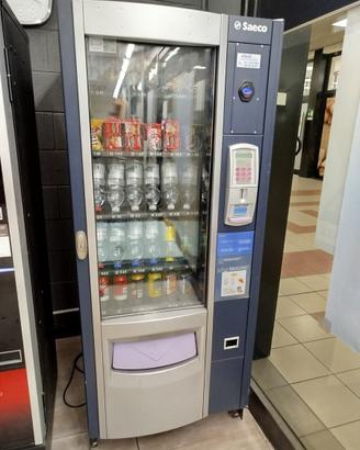 Distributore automatico saeco