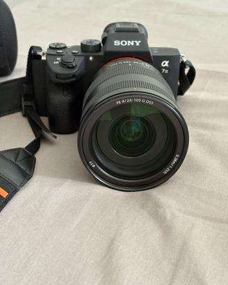 Sony Alpha A7 III con obiettivo Sony 24-105 mm f/