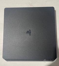 PlayStation 4 completa di tutto+gioco