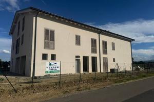Villetta a schiera di 230 m² con 4 locali e box au