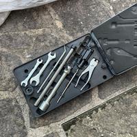 Kit attrezzi mitsubishi pajero V20 portellone