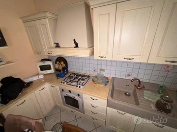 Cucina in legno di frassino