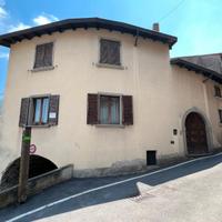 Casa singola con portico a Fonteno (Bg)