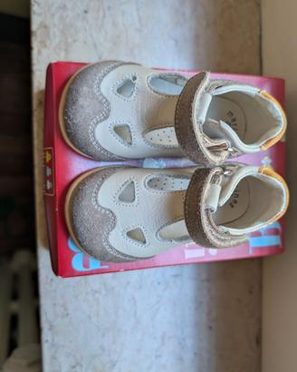 Scarpe e sandali bimbi n 18 - 20 - 23