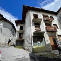 CASA SEMINDIPENDENTE A VEZZA D'OGLIO