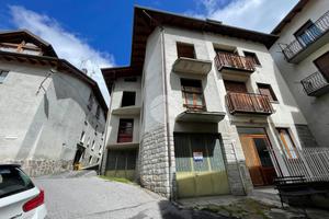 CASA SEMINDIPENDENTE A VEZZA D'OGLIO