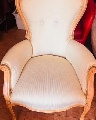 Elegante Poltrona Classica Modello Bergère