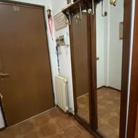 specchio e appendiabiti