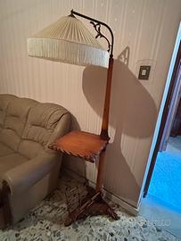 Lampada porta giornali