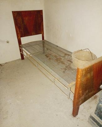 Letto in legno anni '50