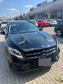 Mercedes Gla 200 Night Edition AMG line Premium
