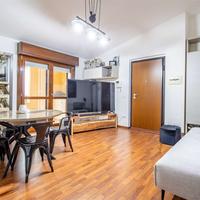 Rifinito trilocale con cantina e box auto