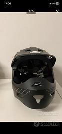 Casco bici nero carve