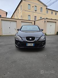 SEAT leon 1.6tdi edizione reference ok neopatenta