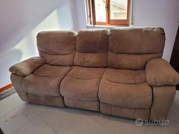 Divano con 2 sedute reclinabili