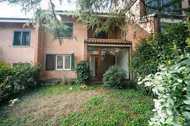 Villetta a schiera di 300 m² con 5 locali e box au