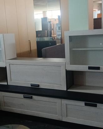 soggiorno pari al nuovo