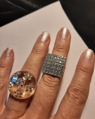 Due anelli con strass