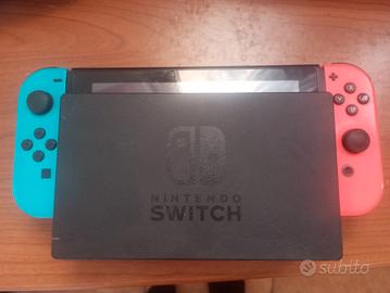 Nintendo switch con un gioco(trattabile)